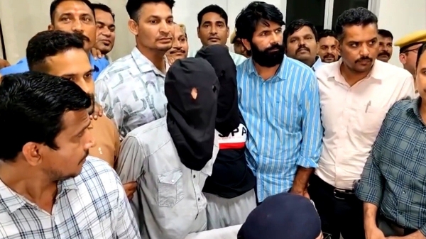 टाइगर श्रॉफ पर हमले में निकला कोटा कनेक्शन, ट्रेन से पकड़े गए लॉरेंस गैंग के तीन शूटर